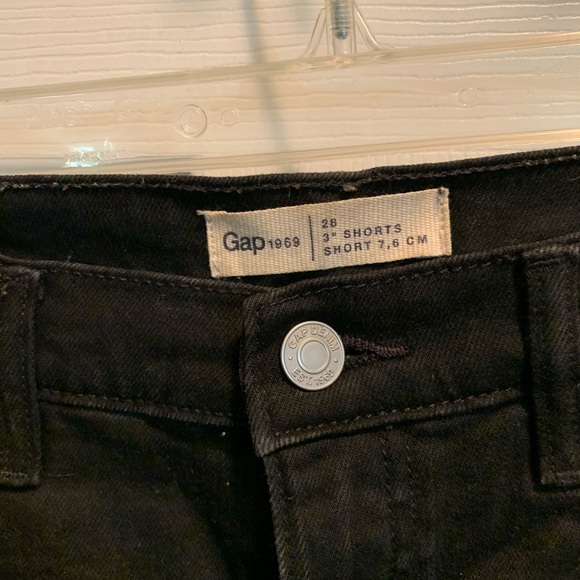 Gap jean shorts - Picture 2 of 3